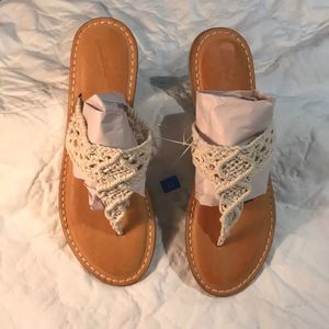 Size 11 Universal Thread macrame sandals